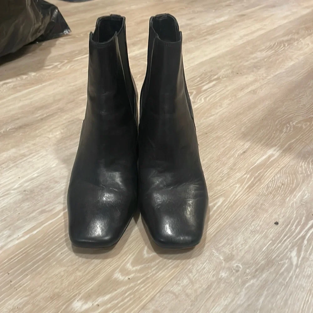 Sam Edelman - Picture 1 of 2